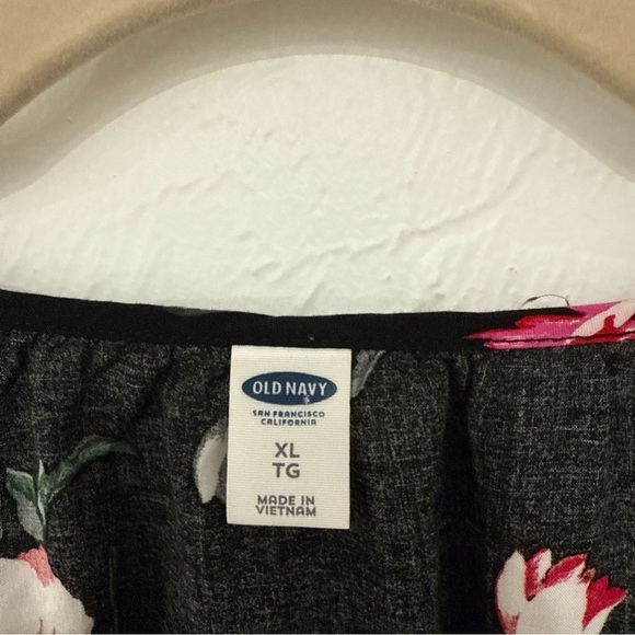 Old Navy Black Floral Blouse - Picture 2 of 8